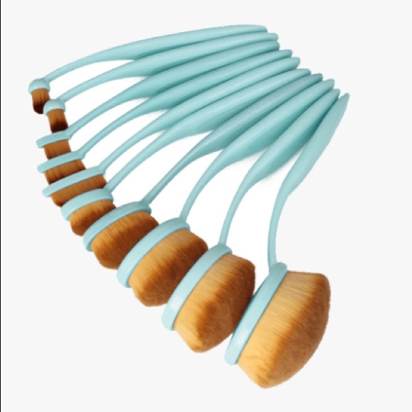 10-pc. Oval Professional Elite Makeup Brush Set - Picture 5 of 6